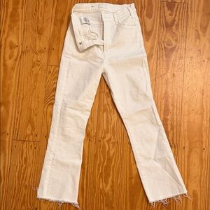 MOTHER The Hustler Ankle Fray Cropped Jeans in 'Fairest of them All' / White 25